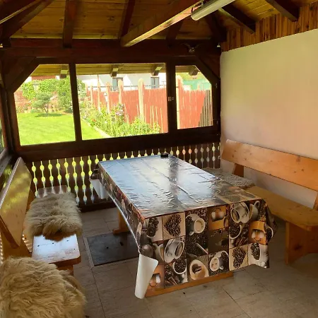 Holiday home Casuta Cu Flori Moieciu de Jos