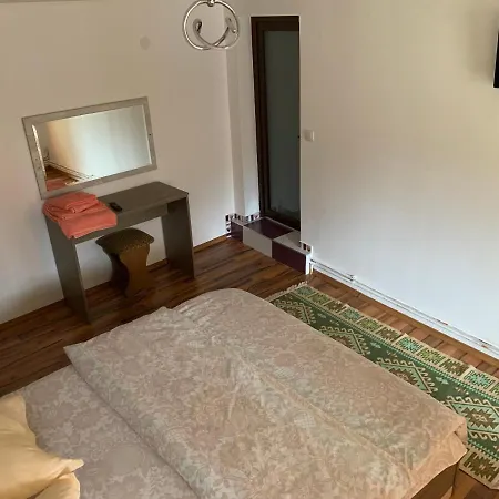 Casuta Cu Flori Holiday home *