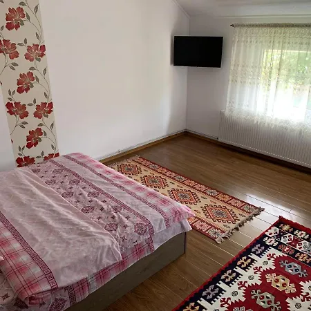 Casuta Cu Flori Holiday home *