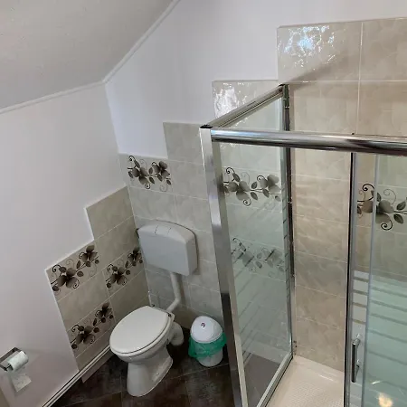 Casuta Cu Flori Holiday home Moieciu de Jos
